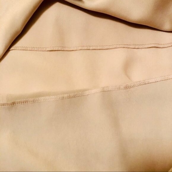 Urban Outfitters Top Cream with Thin Chain Trim Sleeveless size Medium - Picture 10 of 10